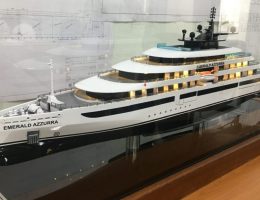 Du thuyền Emerald Azzurra